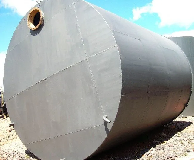 Tanque industrial de grande porte fabricado em aço